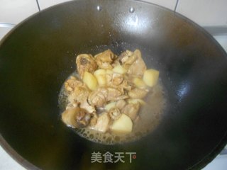 土豆炒鸡肉的做法步骤：6