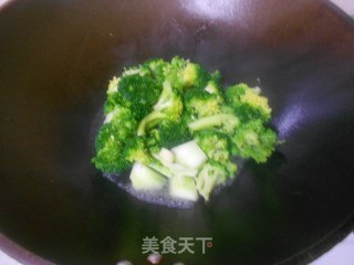 蒜炒花菜的做法步骤：4