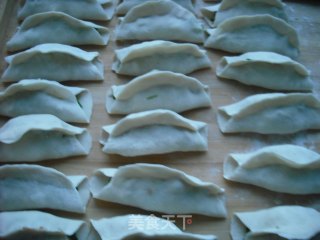 春季养生美食——三鲜锅贴的做法步骤：9