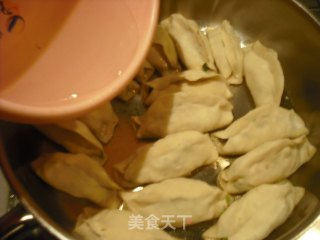 春季养生美食——三鲜锅贴的做法步骤：10