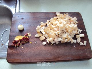 炝炒藕丁的做法步骤：2