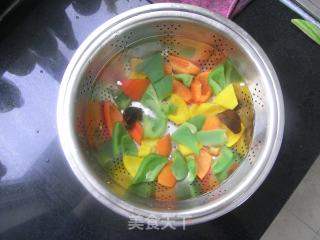三色彩椒溜肉片的做法步骤：8