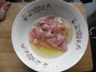 三色彩椒溜肉片的做法步骤：11