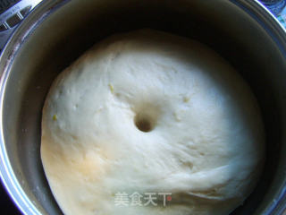 芝士肉松包的做法步骤：2