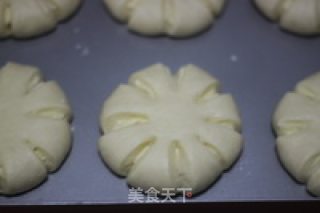 花型奶酪面包的做法步骤：7