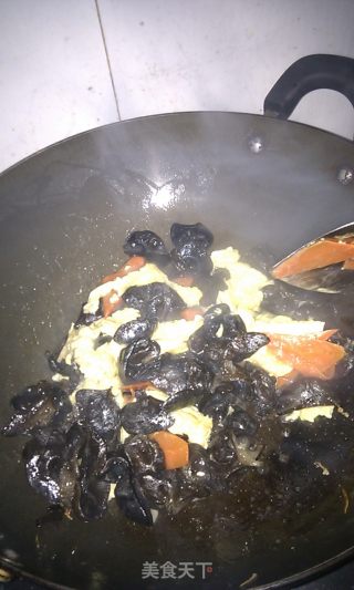 木耳炒蛋的做法步骤：6