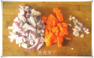 源自新疆羊肉抓饭——鸡肉抓饭的做法步骤：2
