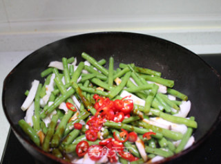 素菜吃出肉菜味 长豆角清炒杏鲍菇的做法步骤：6