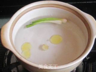 咸肉片煲春笋的做法步骤：5