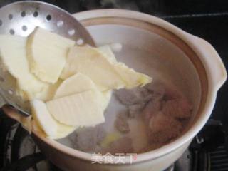 咸肉片煲春笋的做法步骤：7