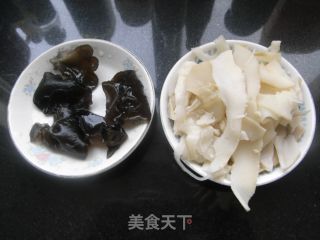 芹菜炒肉丝的做法步骤：3