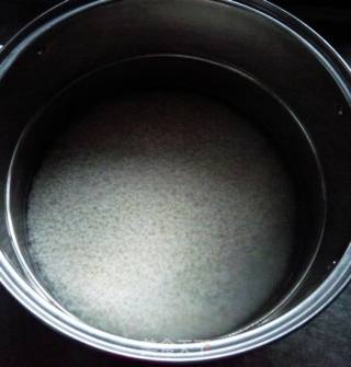 用酸奶机做糥米酒的做法步骤：1