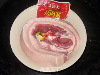 带皮叉烧的做法步骤：1