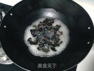 凉拌黑木耳的做法步骤：2