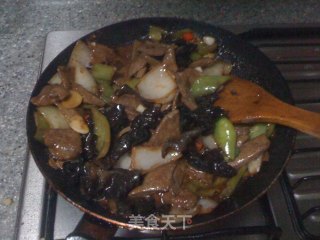 绝对下饭的--"鱼香肝尖"的做法步骤：5