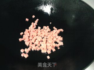 玉米红萝卜炒火腿粒的做法步骤：5