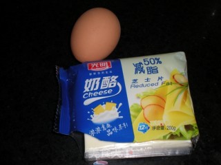 奶酪荷包蛋的做法步骤：1