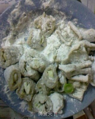 双味炸肥肠-很下酒的菜的做法步骤：2