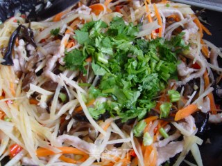 鱼香土豆丝的做法步骤：13