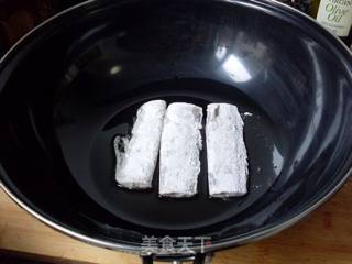 糖醋带鱼的做法步骤：4