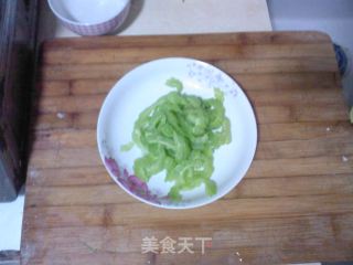 家常凉拌苦瓜的做法步骤：1