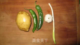 【木木菜系】青椒酸辣土豆丝的做法步骤：1