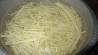 【木木菜系】青椒酸辣土豆丝的做法步骤：3