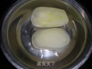 尖椒土豆丝的做法步骤：1