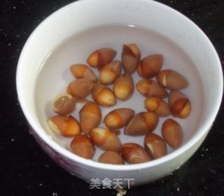 白果支竹胡椒煲猪肚的做法步骤：2