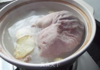 白果支竹胡椒煲猪肚的做法步骤：6