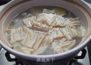 白果支竹胡椒煲猪肚的做法步骤：10