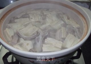 白果支竹胡椒煲猪肚的做法步骤：11