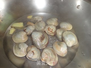 花蛤开烩的做法步骤：1