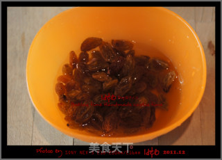 【我的烘培时间】酸酸甜甜酥酥脆脆---葡萄干、蔓越莓干夹心圆饼干的做法步骤：2