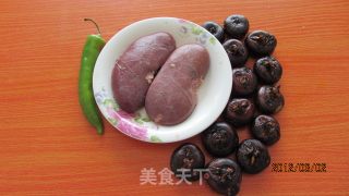 荸荠炒腰花的做法步骤：1