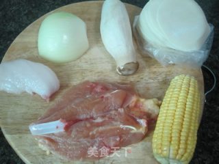 鸡肉玉米饺子的做法步骤：1
