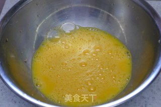 鸡蛋煎面包片的做法步骤：2