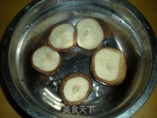 香菇鹌鹑蛋的做法步骤：4