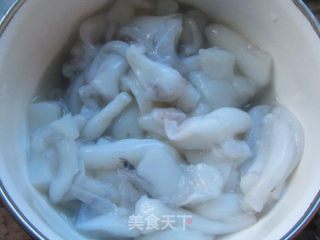 咸菜炒墨鱼的做法步骤：2