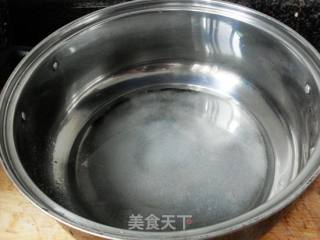 草莓酸奶冰激凌的做法步骤：1