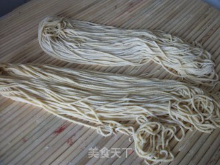 海鲜面条的做法步骤：1