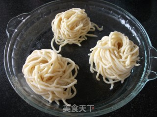 海鲜面条的做法步骤：3
