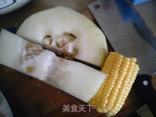 只需加水加盐、轻松煲制健康、营养、原滋原味筒骨玉米冬瓜汤的做法步骤：5