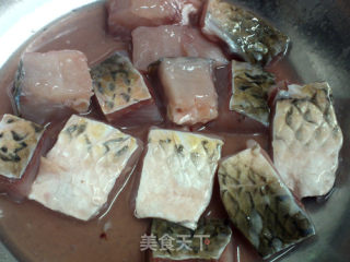 [经典衡东菜]《香辣鱼块》的做法步骤：1