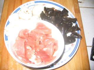 马蹄炒肉片的做法步骤：1