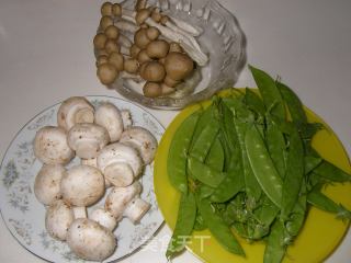 菌菇荷兰豆的做法步骤：1