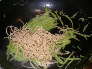 莴笋叶拌粉丝的做法步骤：14