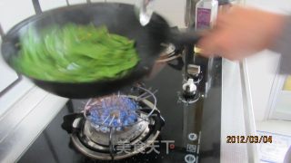 清炒荷兰豆的做法步骤：2