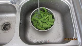 清炒荷兰豆的做法步骤：7