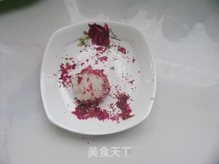 简简单单吃出美丽健康来——玫瑰糯米丸的做法步骤：4